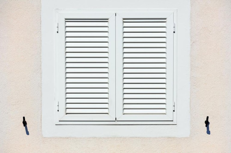 Installation de fenêtres à Charquemont, quels matériaux privilégier ?