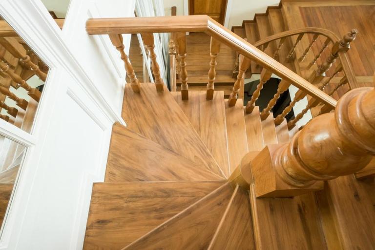 Nos conseils pour bien choisir un escalier en bois à Valentigney