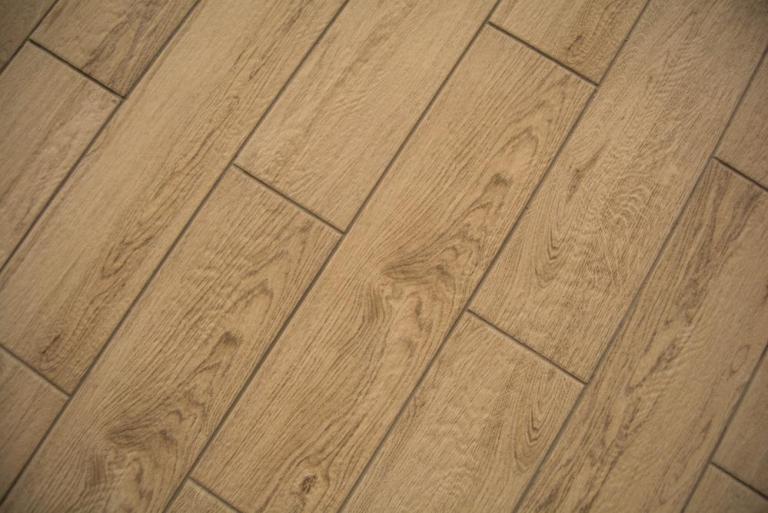 Parquet en bois à Charquemont: quel choix pour votre intérieur ?